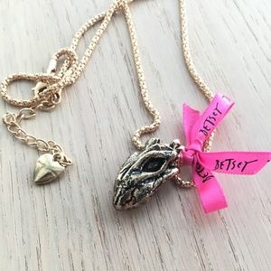 Best 25+ Deals for Betsey Johnson Bow Necklace | Poshmark